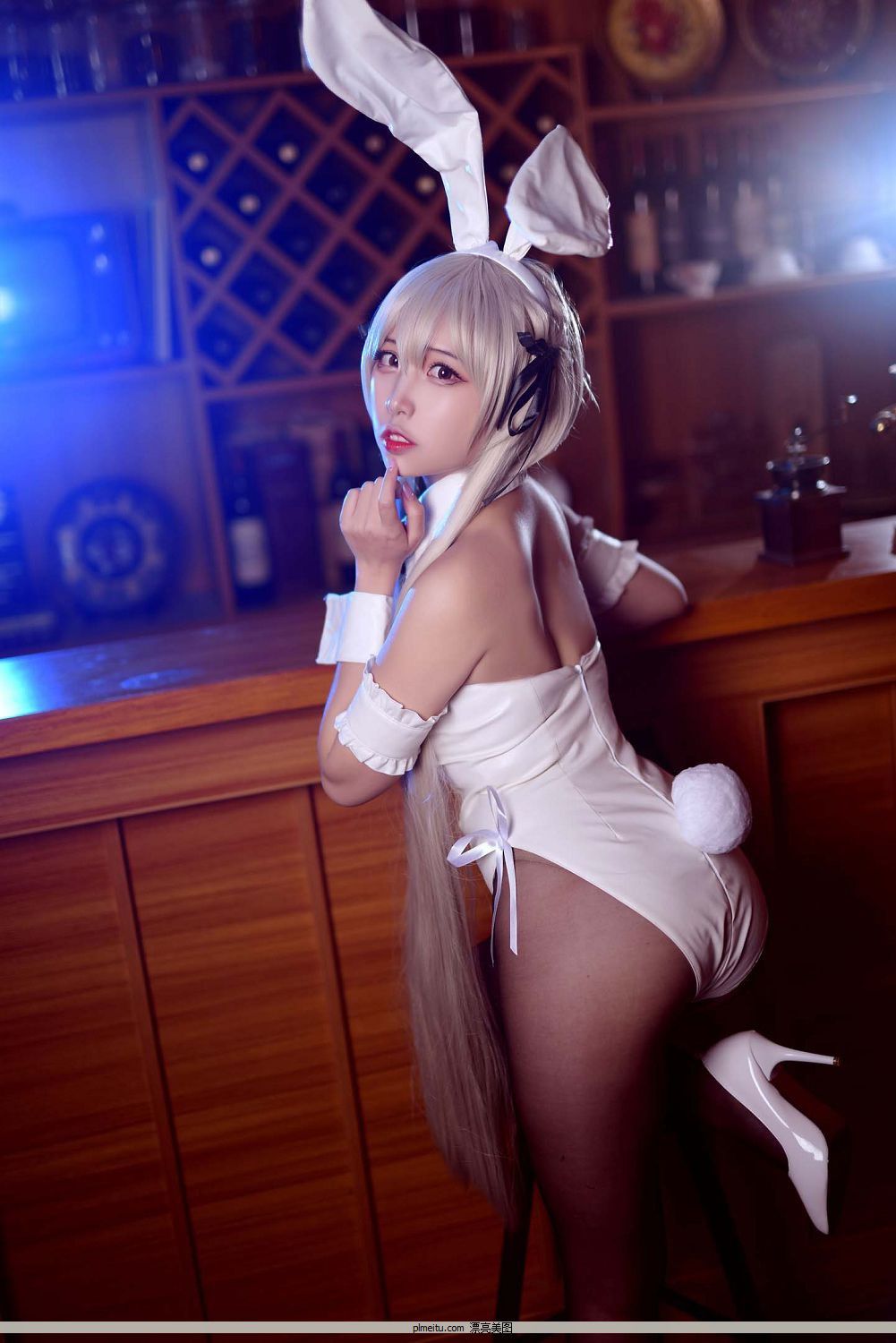 Nisa [Coser Ů ] 52 P.1 